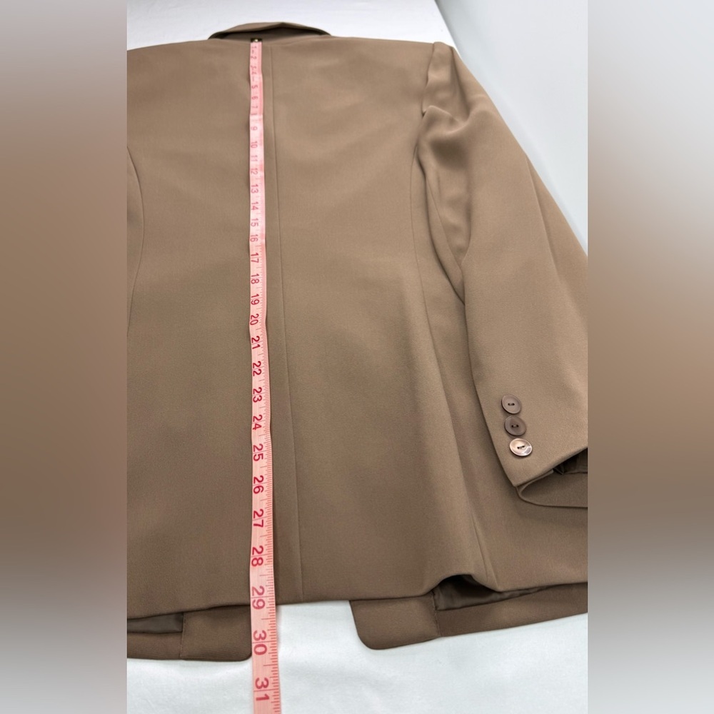 Talbots Silk Classic Two Button Tan Blazer Pockets Size 12 - Picture 9 of 9